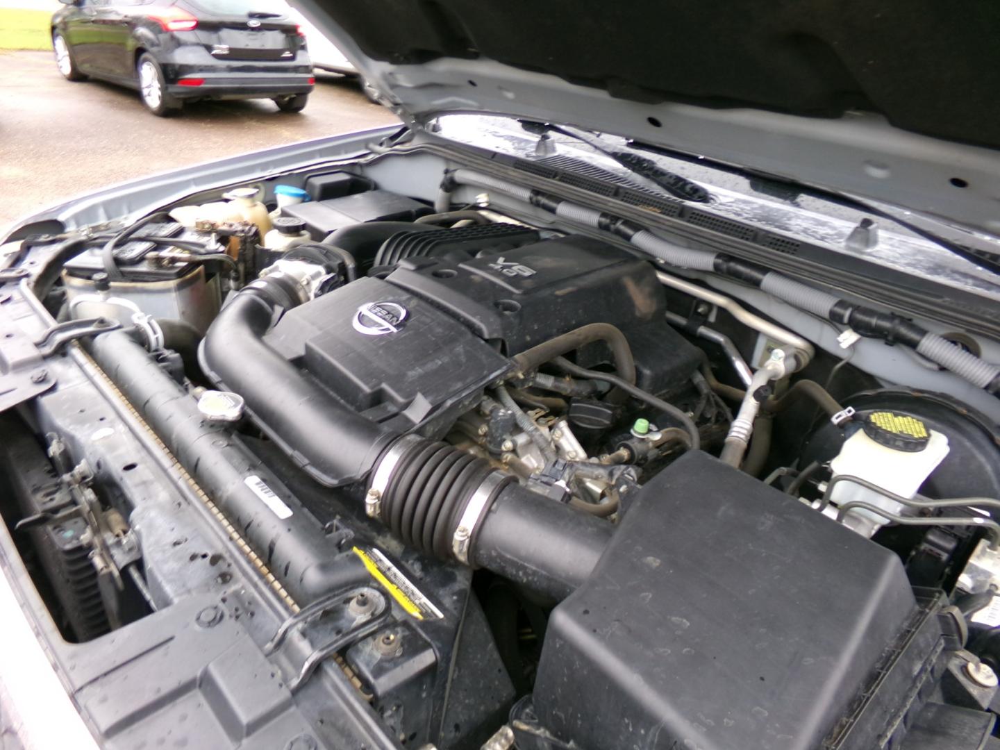 2011 Silver /Gray Nissan Frontier SV (1N6AD0ER0BC) with an 4.0L V6 engine, automatic transmission, located at 401 First NE, Bearden, AR, 71720, (870) 687-3414, 33.726528, -92.611519 - Photo#6